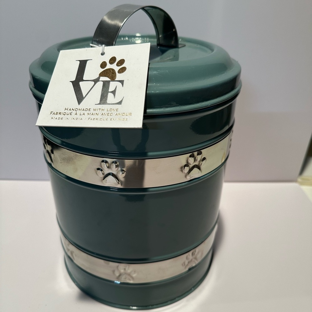 Dog Storage Bin